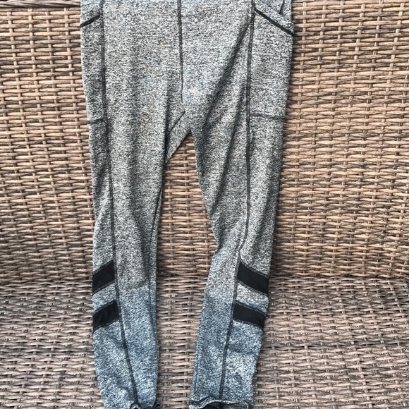 Silky feeling gray and black ankle length tights - Picture 5 of 5